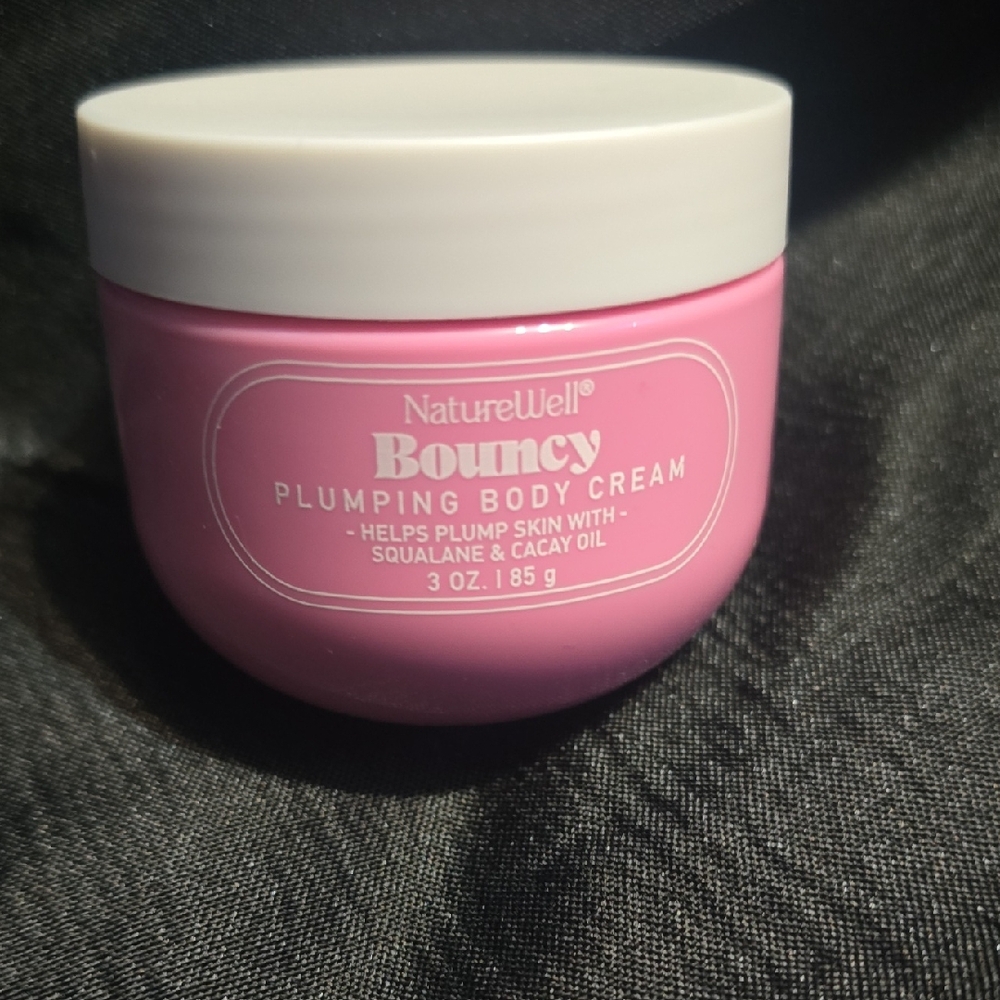 NatureWell Bouncy Plumping Body Cream